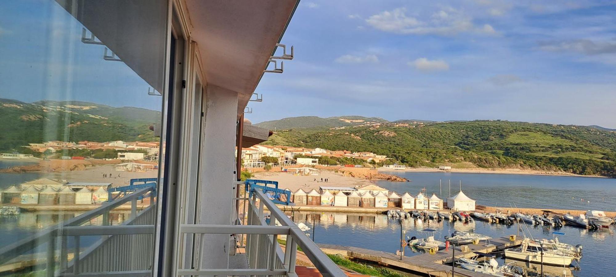 Apartamento Fronte Mare Bella Vista Isola Rossa Exterior foto